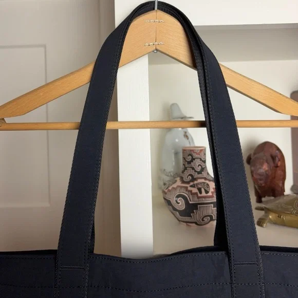 Lululemon Daily Multi-Pocket Tote Bag 20L - Picture 8 of 13